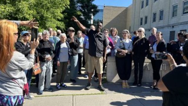 Heroic Act Turns Controversial: Communit