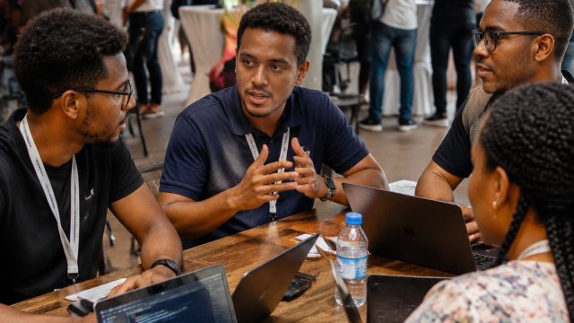Connecting PostgreSQL Enthusiasts at Mad