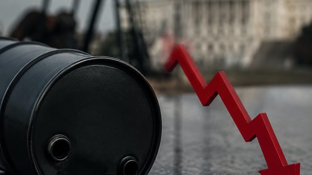 Oil Prices Continue to Drop Amidst Polit