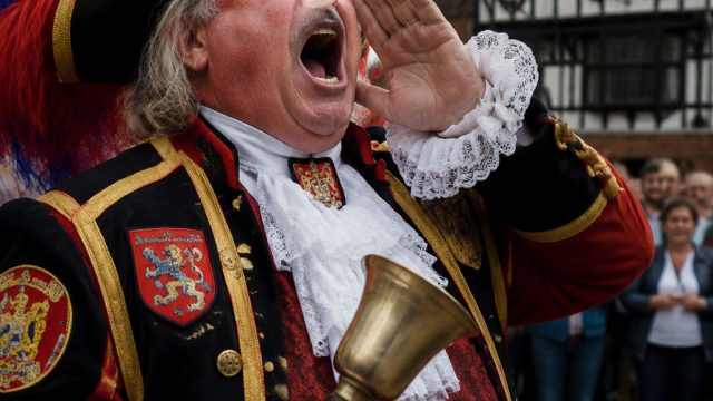 Australian Town Crier Achieves Guinness 